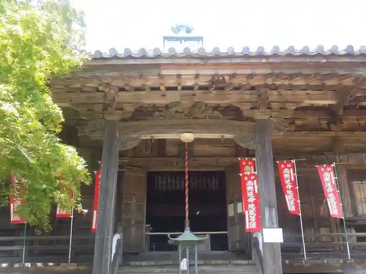 石峯寺の本殿・本堂