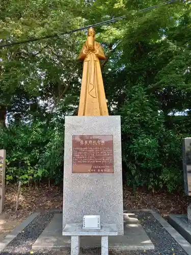 萱津神社の像