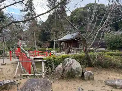 龍田大社の{uncategorized: "未分類", other: "その他", undefined: "問題あり", building: "その他建物", grave: "お墓", sacred_gate: "鳥居", guardian: "狛犬", statue: "像", buddha: "仏像", history: "歴史", nature: "自然", garden: "庭園", animal: "動物", pagoda: "塔", temizu: "手水舎", mountain_gate: "山門・神門", sanctuary: "本殿・本堂", subordinate: "末社・摂社", art: "芸術", scenery: "景色", jizo: "地蔵", ema: "絵馬", goshuin: "御朱印", omikuji: "おみくじ", items: "授与品その他", amulet: "お守り", goshuincho: "御朱印帳", eats: "食事", festival: "お祭り", votive_dance: "神楽", shichigosan: "七五三参", wedding: "結婚式", experience: "体験その他", initially: "初詣", around: "周辺", anti_infection: "感染症対策"}
