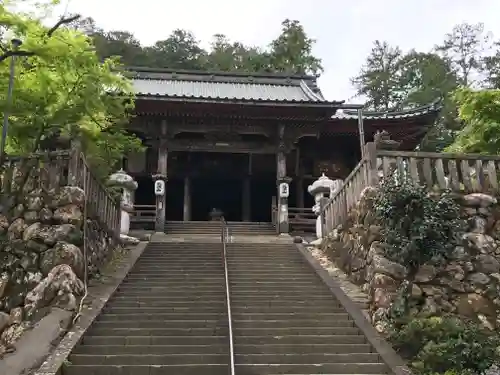 華厳寺の本殿