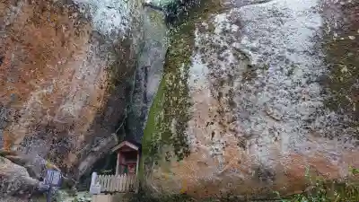 笠置寺の{uncategorized: "未分類", other: "その他", undefined: "問題あり", building: "その他建物", grave: "お墓", sacred_gate: "鳥居", guardian: "狛犬", statue: "像", buddha: "仏像", history: "歴史", nature: "自然", garden: "庭園", animal: "動物", pagoda: "塔", temizu: "手水舎", mountain_gate: "山門・神門", sanctuary: "本殿・本堂", subordinate: "末社・摂社", art: "芸術", scenery: "景色", jizo: "地蔵", ema: "絵馬", goshuin: "御朱印", omikuji: "おみくじ", items: "授与品その他", amulet: "お守り", goshuincho: "御朱印帳", eats: "食事", festival: "お祭り", votive_dance: "神楽", shichigosan: "七五三参", wedding: "結婚式", experience: "体験その他", initially: "初詣", around: "周辺", anti_infection: "感染症対策"}