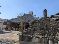 称念寺の{uncategorized: "未分類", other: "その他", undefined: "問題あり", building: "その他建物", grave: "お墓", sacred_gate: "鳥居", guardian: "狛犬", statue: "像", buddha: "仏像", history: "歴史", nature: "自然", garden: "庭園", animal: "動物", pagoda: "塔", temizu: "手水舎", mountain_gate: "山門・神門", sanctuary: "本殿・本堂", subordinate: "末社・摂社", art: "芸術", scenery: "景色", jizo: "地蔵", ema: "絵馬", goshuin: "御朱印", omikuji: "おみくじ", items: "授与品その他", amulet: "お守り", goshuincho: "御朱印帳", eats: "食事", festival: "お祭り", votive_dance: "神楽", shichigosan: "七五三参", wedding: "結婚式", experience: "体験その他", initially: "初詣", around: "周辺", anti_infection: "感染症対策"}