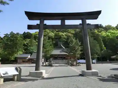 石見国一宮　物部神社の鳥居