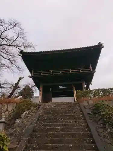 西源寺の山門