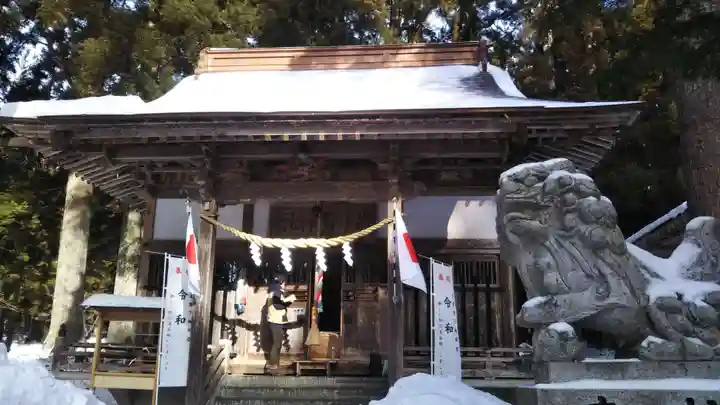 岩手山神社の本殿・本堂