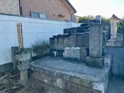 宝輪寺の{uncategorized: "未分類", other: "その他", undefined: "問題あり", building: "その他建物", grave: "お墓", sacred_gate: "鳥居", guardian: "狛犬", statue: "像", buddha: "仏像", history: "歴史", nature: "自然", garden: "庭園", animal: "動物", pagoda: "塔", temizu: "手水舎", mountain_gate: "山門・神門", sanctuary: "本殿・本堂", subordinate: "末社・摂社", art: "芸術", scenery: "景色", jizo: "地蔵", ema: "絵馬", goshuin: "御朱印", omikuji: "おみくじ", items: "授与品その他", amulet: "お守り", goshuincho: "御朱印帳", eats: "食事", festival: "お祭り", votive_dance: "神楽", shichigosan: "七五三参", wedding: "結婚式", experience: "体験その他", initially: "初詣", around: "周辺", anti_infection: "感染症対策"}