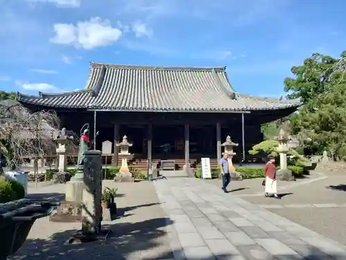 道成寺の本殿・本堂