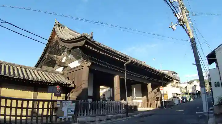 蓮華王院(三十三間堂)の山門・神門