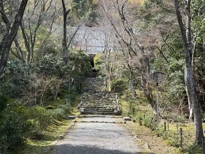 浄住寺の{uncategorized: "未分類", other: "その他", undefined: "問題あり", building: "その他建物", grave: "お墓", sacred_gate: "鳥居", guardian: "狛犬", statue: "像", buddha: "仏像", history: "歴史", nature: "自然", garden: "庭園", animal: "動物", pagoda: "塔", temizu: "手水舎", mountain_gate: "山門・神門", sanctuary: "本殿・本堂", subordinate: "末社・摂社", art: "芸術", scenery: "景色", jizo: "地蔵", ema: "絵馬", goshuin: "御朱印", omikuji: "おみくじ", items: "授与品その他", amulet: "お守り", goshuincho: "御朱印帳", eats: "食事", festival: "お祭り", votive_dance: "神楽", shichigosan: "七五三参", wedding: "結婚式", experience: "体験その他", initially: "初詣", around: "周辺", anti_infection: "感染症対策"}