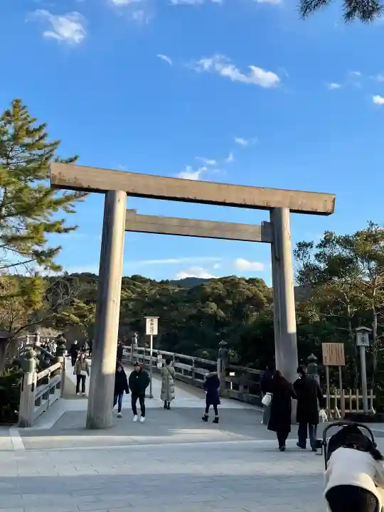 伊勢神宮内宮(皇大神宮)の{uncategorized: "未分類", other: "その他", undefined: "問題あり", building: "その他建物", grave: "お墓", sacred_gate: "鳥居", guardian: "狛犬", statue: "像", buddha: "仏像", history: "歴史", nature: "自然", garden: "庭園", animal: "動物", pagoda: "塔", temizu: "手水舎", mountain_gate: "山門・神門", sanctuary: "本殿・本堂", subordinate: "末社・摂社", art: "芸術", scenery: "景色", jizo: "地蔵", ema: "絵馬", goshuin: "御朱印", omikuji: "おみくじ", items: "授与品その他", amulet: "お守り", goshuincho: "御朱印帳", eats: "食事", festival: "お祭り", votive_dance: "神楽", shichigosan: "七五三参", wedding: "結婚式", experience: "体験その他", initially: "初詣", around: "周辺", anti_infection: "感染症対策"}