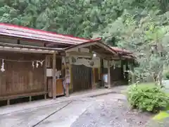 軍刀利神社の本殿