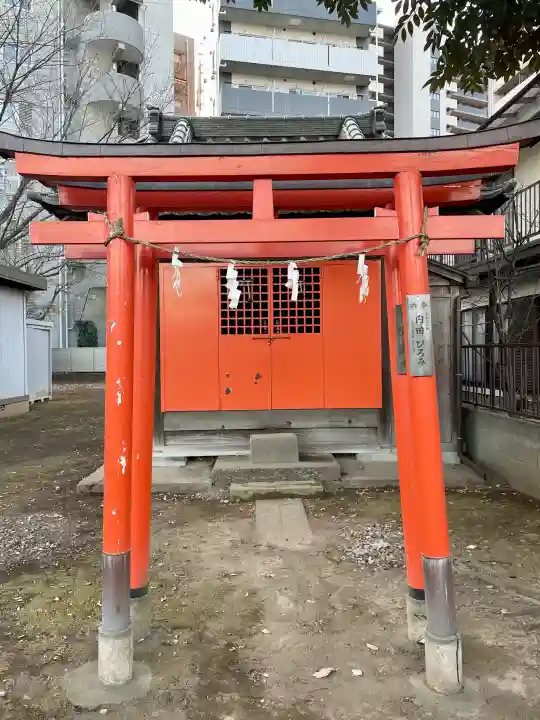 楢姫稲荷神社の{uncategorized: "未分類", other: "その他", undefined: "問題あり", building: "その他建物", grave: "お墓", sacred_gate: "鳥居", guardian: "狛犬", statue: "像", buddha: "仏像", history: "歴史", nature: "自然", garden: "庭園", animal: "動物", pagoda: "塔", temizu: "手水舎", mountain_gate: "山門・神門", sanctuary: "本殿・本堂", subordinate: "末社・摂社", art: "芸術", scenery: "景色", jizo: "地蔵", ema: "絵馬", goshuin: "御朱印", omikuji: "おみくじ", items: "授与品その他", amulet: "お守り", goshuincho: "御朱印帳", eats: "食事", festival: "お祭り", votive_dance: "神楽", shichigosan: "七五三参", wedding: "結婚式", experience: "体験その他", initially: "初詣", around: "周辺", anti_infection: "感染症対策"}