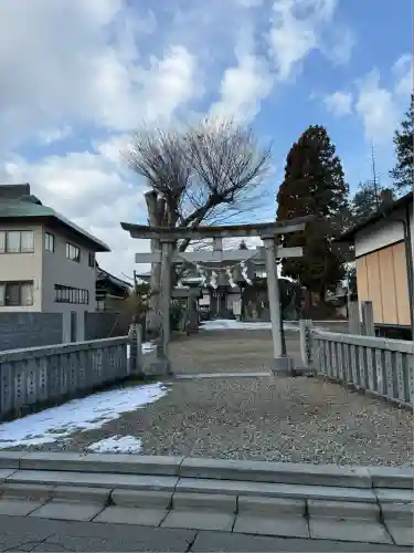 三ツ石神社(岩手県)