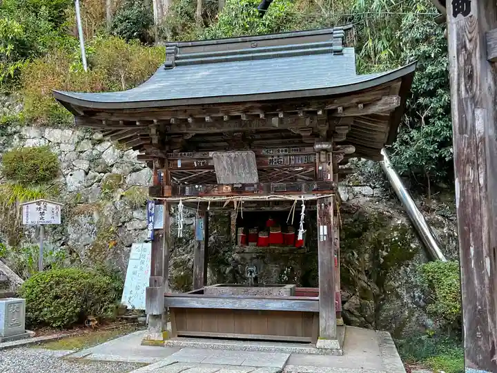 長命寺の手水舎