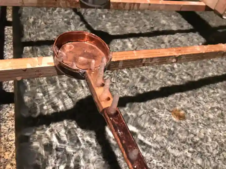 出羽神社(出羽三山神社)~三神合祭殿~の手水舎