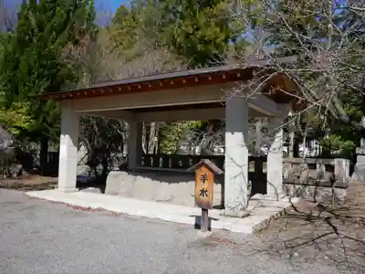 山梨縣護國神社の手水舎