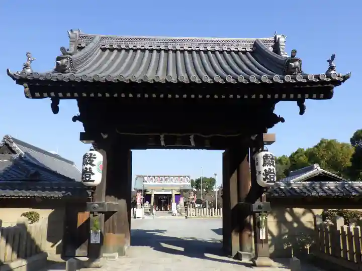 貴布禰神社の山門・神門