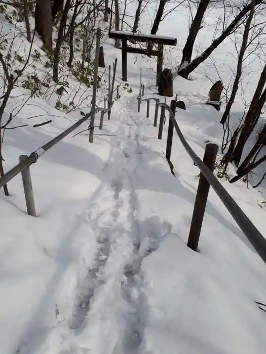 上山鼻神社の建物その他