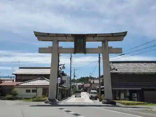 多賀大社の鳥居