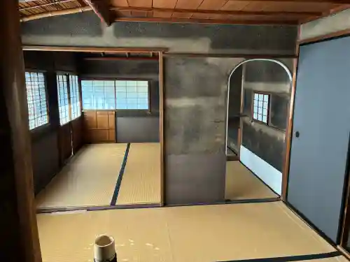 瑞峯院の{uncategorized: "未分類", other: "その他", undefined: "問題あり", building: "その他建物", grave: "お墓", sacred_gate: "鳥居", guardian: "狛犬", statue: "像", buddha: "仏像", history: "歴史", nature: "自然", garden: "庭園", animal: "動物", pagoda: "塔", temizu: "手水舎", mountain_gate: "山門・神門", sanctuary: "本殿・本堂", subordinate: "末社・摂社", art: "芸術", scenery: "景色", jizo: "地蔵", ema: "絵馬", goshuin: "御朱印", omikuji: "おみくじ", items: "授与品その他", amulet: "お守り", goshuincho: "御朱印帳", eats: "食事", festival: "お祭り", votive_dance: "神楽", shichigosan: "七五三参", wedding: "結婚式", experience: "体験その他", initially: "初詣", around: "周辺", anti_infection: "感染症対策"}