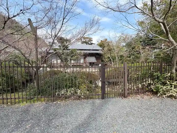 善法律寺の{uncategorized: "未分類", other: "その他", undefined: "問題あり", building: "その他建物", grave: "お墓", sacred_gate: "鳥居", guardian: "狛犬", statue: "像", buddha: "仏像", history: "歴史", nature: "自然", garden: "庭園", animal: "動物", pagoda: "塔", temizu: "手水舎", mountain_gate: "山門・神門", sanctuary: "本殿・本堂", subordinate: "末社・摂社", art: "芸術", scenery: "景色", jizo: "地蔵", ema: "絵馬", goshuin: "御朱印", omikuji: "おみくじ", items: "授与品その他", amulet: "お守り", goshuincho: "御朱印帳", eats: "食事", festival: "お祭り", votive_dance: "神楽", shichigosan: "七五三参", wedding: "結婚式", experience: "体験その他", initially: "初詣", around: "周辺", anti_infection: "感染症対策"}