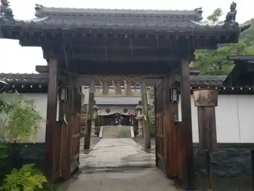 塩竃神社の山門・神門