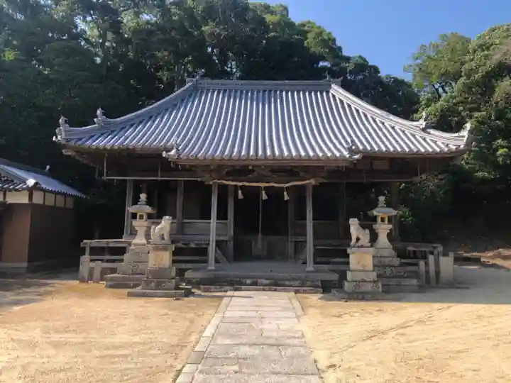 築狭神社の本殿・本堂