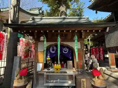 豊川稲荷東京別院の{uncategorized: "未分類", other: "その他", undefined: "問題あり", building: "その他建物", grave: "お墓", sacred_gate: "鳥居", guardian: "狛犬", statue: "像", buddha: "仏像", history: "歴史", nature: "自然", garden: "庭園", animal: "動物", pagoda: "塔", temizu: "手水舎", mountain_gate: "山門・神門", sanctuary: "本殿・本堂", subordinate: "末社・摂社", art: "芸術", scenery: "景色", jizo: "地蔵", ema: "絵馬", goshuin: "御朱印", omikuji: "おみくじ", items: "授与品その他", amulet: "お守り", goshuincho: "御朱印帳", eats: "食事", festival: "お祭り", votive_dance: "神楽", shichigosan: "七五三参", wedding: "結婚式", experience: "体験その他", initially: "初詣", around: "周辺", anti_infection: "感染症対策"}