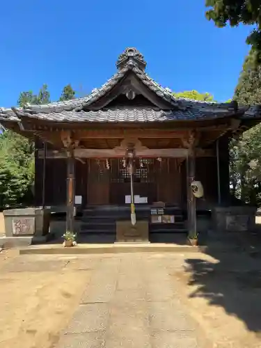 伏木香取神社の{uncategorized: "未分類", other: "その他", undefined: "問題あり", building: "その他建物", grave: "お墓", sacred_gate: "鳥居", guardian: "狛犬", statue: "像", buddha: "仏像", history: "歴史", nature: "自然", garden: "庭園", animal: "動物", pagoda: "塔", temizu: "手水舎", mountain_gate: "山門・神門", sanctuary: "本殿・本堂", subordinate: "末社・摂社", art: "芸術", scenery: "景色", jizo: "地蔵", ema: "絵馬", goshuin: "御朱印", omikuji: "おみくじ", items: "授与品その他", amulet: "お守り", goshuincho: "御朱印帳", eats: "食事", festival: "お祭り", votive_dance: "神楽", shichigosan: "七五三参", wedding: "結婚式", experience: "体験その他", initially: "初詣", around: "周辺", anti_infection: "感染症対策"}