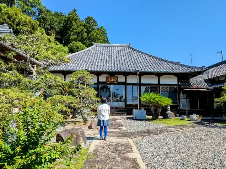 白泉寺の本殿・本堂