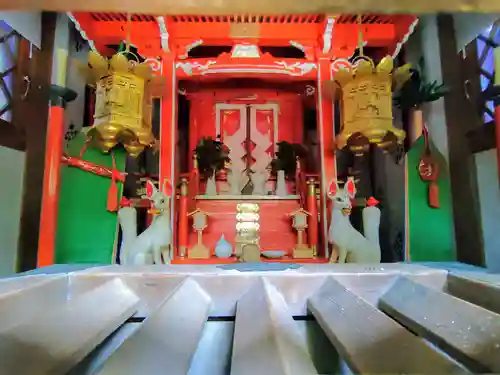 豊彦稲荷社（法王町）の本殿・本堂