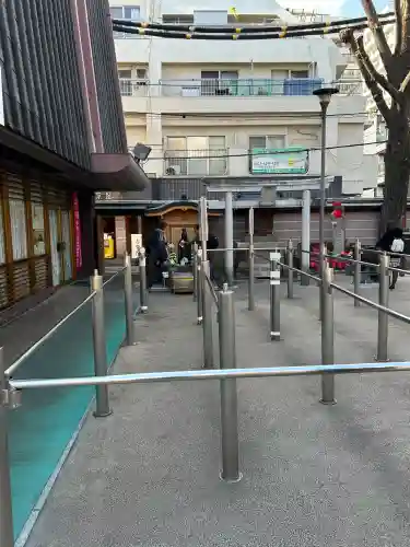 とげぬき地蔵尊 高岩寺の{uncategorized: "未分類", other: "その他", undefined: "問題あり", building: "その他建物", grave: "お墓", sacred_gate: "鳥居", guardian: "狛犬", statue: "像", buddha: "仏像", history: "歴史", nature: "自然", garden: "庭園", animal: "動物", pagoda: "塔", temizu: "手水舎", mountain_gate: "山門・神門", sanctuary: "本殿・本堂", subordinate: "末社・摂社", art: "芸術", scenery: "景色", jizo: "地蔵", ema: "絵馬", goshuin: "御朱印", omikuji: "おみくじ", items: "授与品その他", amulet: "お守り", goshuincho: "御朱印帳", eats: "食事", festival: "お祭り", votive_dance: "神楽", shichigosan: "七五三参", wedding: "結婚式", experience: "体験その他", initially: "初詣", around: "周辺", anti_infection: "感染症対策"}