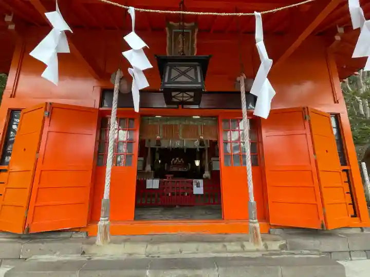 鶴若稲荷神社の{uncategorized: "未分類", other: "その他", undefined: "問題あり", building: "その他建物", grave: "お墓", sacred_gate: "鳥居", guardian: "狛犬", statue: "像", buddha: "仏像", history: "歴史", nature: "自然", garden: "庭園", animal: "動物", pagoda: "塔", temizu: "手水舎", mountain_gate: "山門・神門", sanctuary: "本殿・本堂", subordinate: "末社・摂社", art: "芸術", scenery: "景色", jizo: "地蔵", ema: "絵馬", goshuin: "御朱印", omikuji: "おみくじ", items: "授与品その他", amulet: "お守り", goshuincho: "御朱印帳", eats: "食事", festival: "お祭り", votive_dance: "神楽", shichigosan: "七五三参", wedding: "結婚式", experience: "体験その他", initially: "初詣", around: "周辺", anti_infection: "感染症対策"}