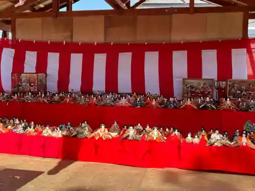 福島八幡宮の{uncategorized: "未分類", other: "その他", undefined: "問題あり", building: "その他建物", grave: "お墓", sacred_gate: "鳥居", guardian: "狛犬", statue: "像", buddha: "仏像", history: "歴史", nature: "自然", garden: "庭園", animal: "動物", pagoda: "塔", temizu: "手水舎", mountain_gate: "山門・神門", sanctuary: "本殿・本堂", subordinate: "末社・摂社", art: "芸術", scenery: "景色", jizo: "地蔵", ema: "絵馬", goshuin: "御朱印", omikuji: "おみくじ", items: "授与品その他", amulet: "お守り", goshuincho: "御朱印帳", eats: "食事", festival: "お祭り", votive_dance: "神楽", shichigosan: "七五三参", wedding: "結婚式", experience: "体験その他", initially: "初詣", around: "周辺", anti_infection: "感染症対策"}