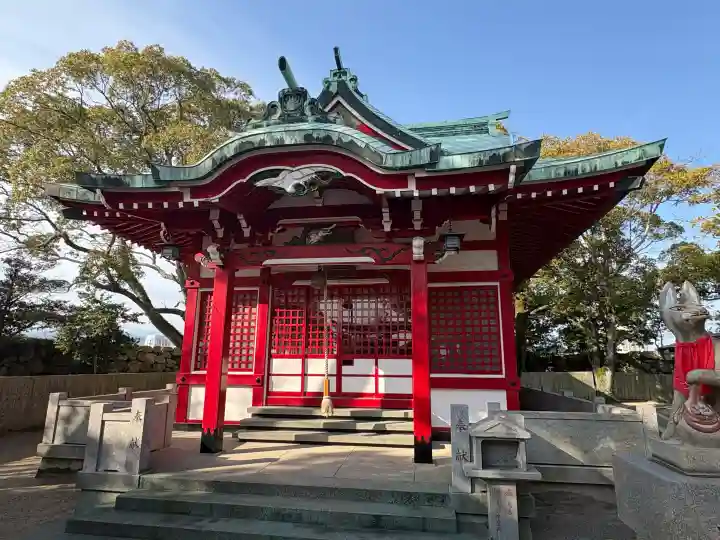 吹揚稲荷神社の{uncategorized: "未分類", other: "その他", undefined: "問題あり", building: "その他建物", grave: "お墓", sacred_gate: "鳥居", guardian: "狛犬", statue: "像", buddha: "仏像", history: "歴史", nature: "自然", garden: "庭園", animal: "動物", pagoda: "塔", temizu: "手水舎", mountain_gate: "山門・神門", sanctuary: "本殿・本堂", subordinate: "末社・摂社", art: "芸術", scenery: "景色", jizo: "地蔵", ema: "絵馬", goshuin: "御朱印", omikuji: "おみくじ", items: "授与品その他", amulet: "お守り", goshuincho: "御朱印帳", eats: "食事", festival: "お祭り", votive_dance: "神楽", shichigosan: "七五三参", wedding: "結婚式", experience: "体験その他", initially: "初詣", around: "周辺", anti_infection: "感染症対策"}