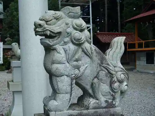 磐裂根裂神社の狛犬