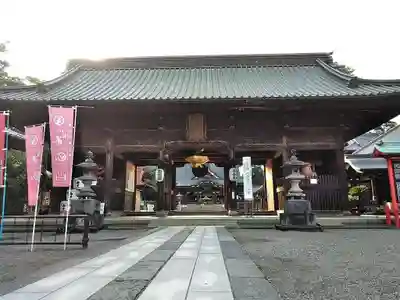 妻沼聖天山歓喜院の山門・神門
