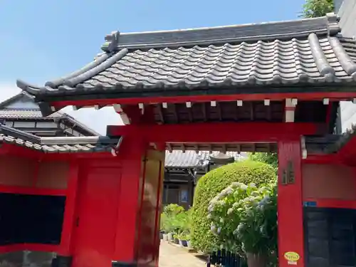 加納院の山門・神門