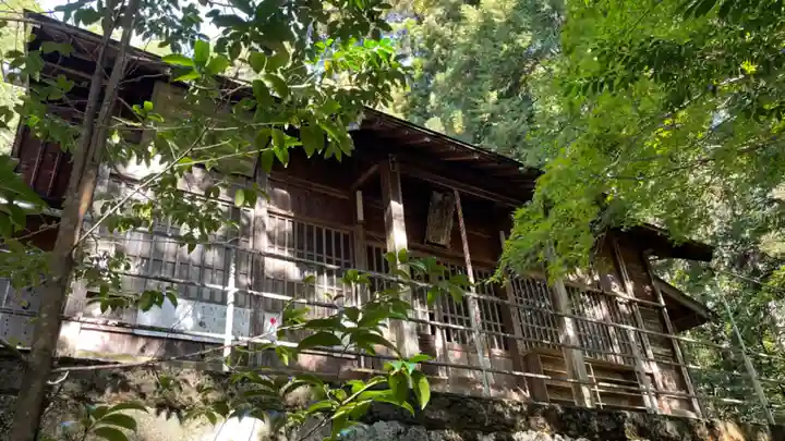 白山神社の本殿・本堂