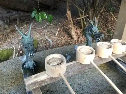八大龍王水神の手水舎