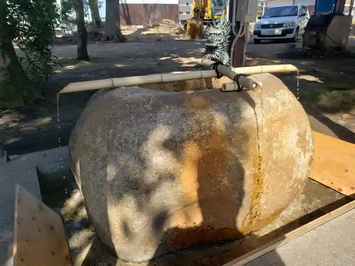 稲荷神社の手水舎