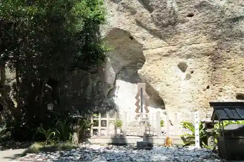 花窟神社の本殿・本堂