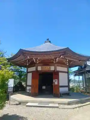 関善光寺の{uncategorized: "未分類", other: "その他", undefined: "問題あり", building: "その他建物", grave: "お墓", sacred_gate: "鳥居", guardian: "狛犬", statue: "像", buddha: "仏像", history: "歴史", nature: "自然", garden: "庭園", animal: "動物", pagoda: "塔", temizu: "手水舎", mountain_gate: "山門・神門", sanctuary: "本殿・本堂", subordinate: "末社・摂社", art: "芸術", scenery: "景色", jizo: "地蔵", ema: "絵馬", goshuin: "御朱印", omikuji: "おみくじ", items: "授与品その他", amulet: "お守り", goshuincho: "御朱印帳", eats: "食事", festival: "お祭り", votive_dance: "神楽", shichigosan: "七五三参", wedding: "結婚式", experience: "体験その他", initially: "初詣", around: "周辺", anti_infection: "感染症対策"}