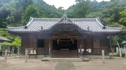 由加神社（和気由加神社）の本殿