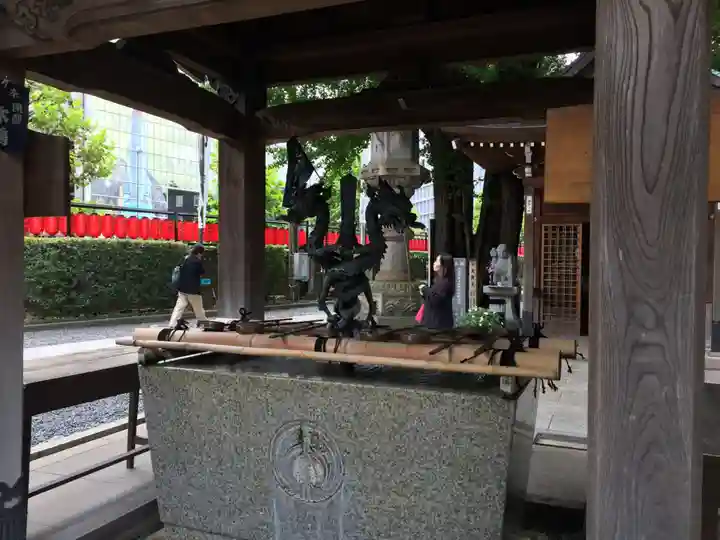 豊川稲荷東京別院の手水舎