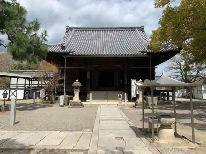 斑鳩寺の本殿・本堂