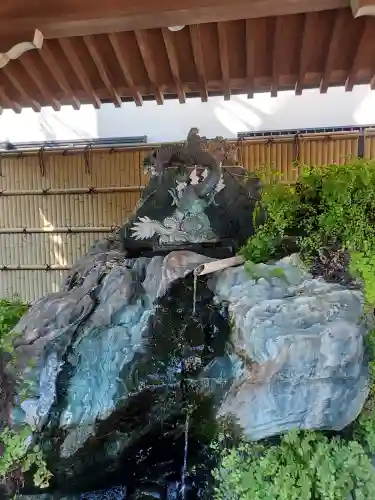 馬橋稲荷神社の{uncategorized: "未分類", other: "その他", undefined: "問題あり", building: "その他建物", grave: "お墓", sacred_gate: "鳥居", guardian: "狛犬", statue: "像", buddha: "仏像", history: "歴史", nature: "自然", garden: "庭園", animal: "動物", pagoda: "塔", temizu: "手水舎", mountain_gate: "山門・神門", sanctuary: "本殿・本堂", subordinate: "末社・摂社", art: "芸術", scenery: "景色", jizo: "地蔵", ema: "絵馬", goshuin: "御朱印", omikuji: "おみくじ", items: "授与品その他", amulet: "お守り", goshuincho: "御朱印帳", eats: "食事", festival: "お祭り", votive_dance: "神楽", shichigosan: "七五三参", wedding: "結婚式", experience: "体験その他", initially: "初詣", around: "周辺", anti_infection: "感染症対策"}