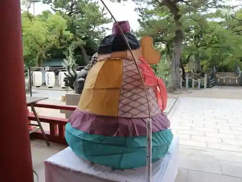 西宮神社の像