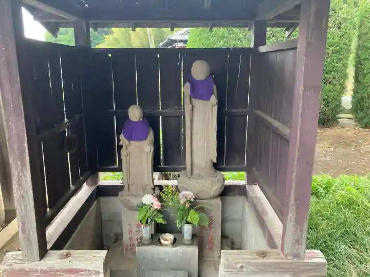 清林寺の{uncategorized: "未分類", other: "その他", undefined: "問題あり", building: "その他建物", grave: "お墓", sacred_gate: "鳥居", guardian: "狛犬", statue: "像", buddha: "仏像", history: "歴史", nature: "自然", garden: "庭園", animal: "動物", pagoda: "塔", temizu: "手水舎", mountain_gate: "山門・神門", sanctuary: "本殿・本堂", subordinate: "末社・摂社", art: "芸術", scenery: "景色", jizo: "地蔵", ema: "絵馬", goshuin: "御朱印", omikuji: "おみくじ", items: "授与品その他", amulet: "お守り", goshuincho: "御朱印帳", eats: "食事", festival: "お祭り", votive_dance: "神楽", shichigosan: "七五三参", wedding: "結婚式", experience: "体験その他", initially: "初詣", around: "周辺", anti_infection: "感染症対策"}