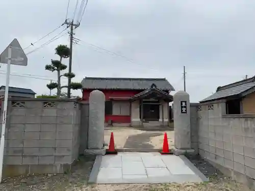 車堂の山門